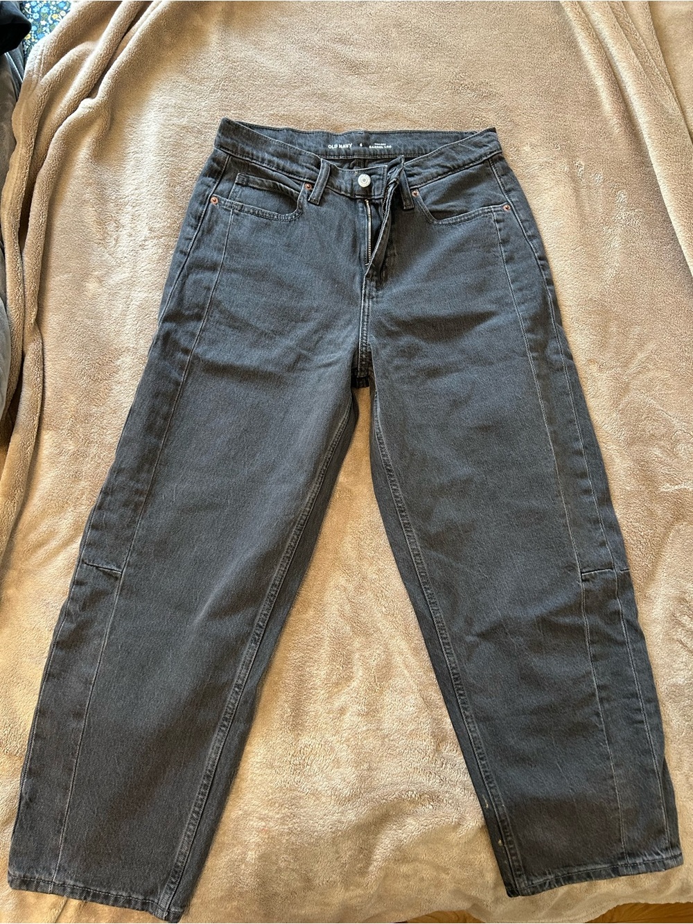 Old Navy Women’s Mid-Rise Baggy Barrel Tapered Jeans in Washed Black Size 6